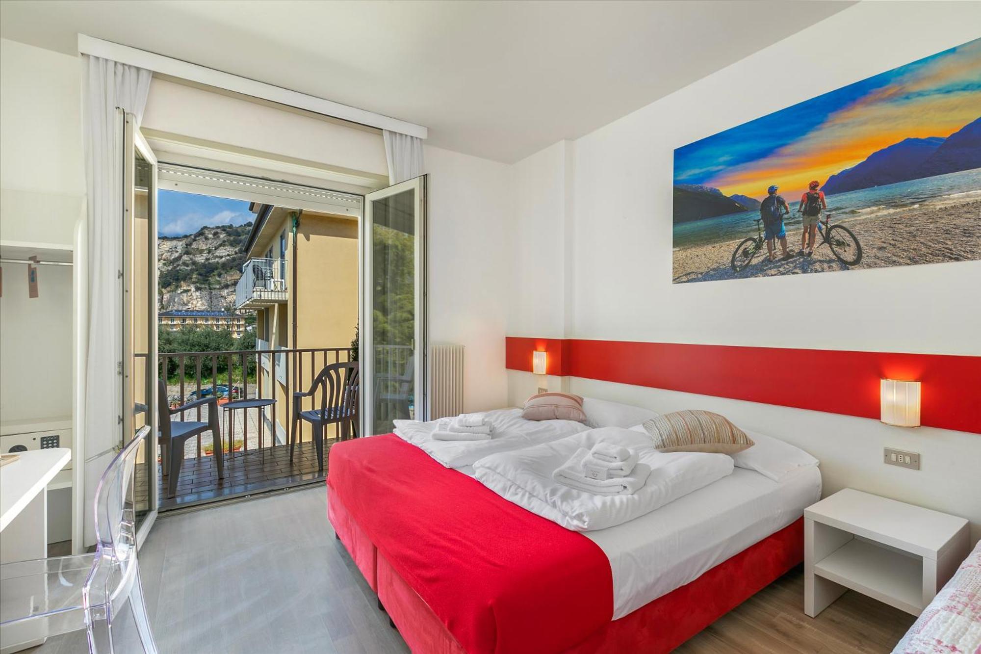 Bike & Wind Hotel Villa Maria Torbole Sul Garda Kültér fotó