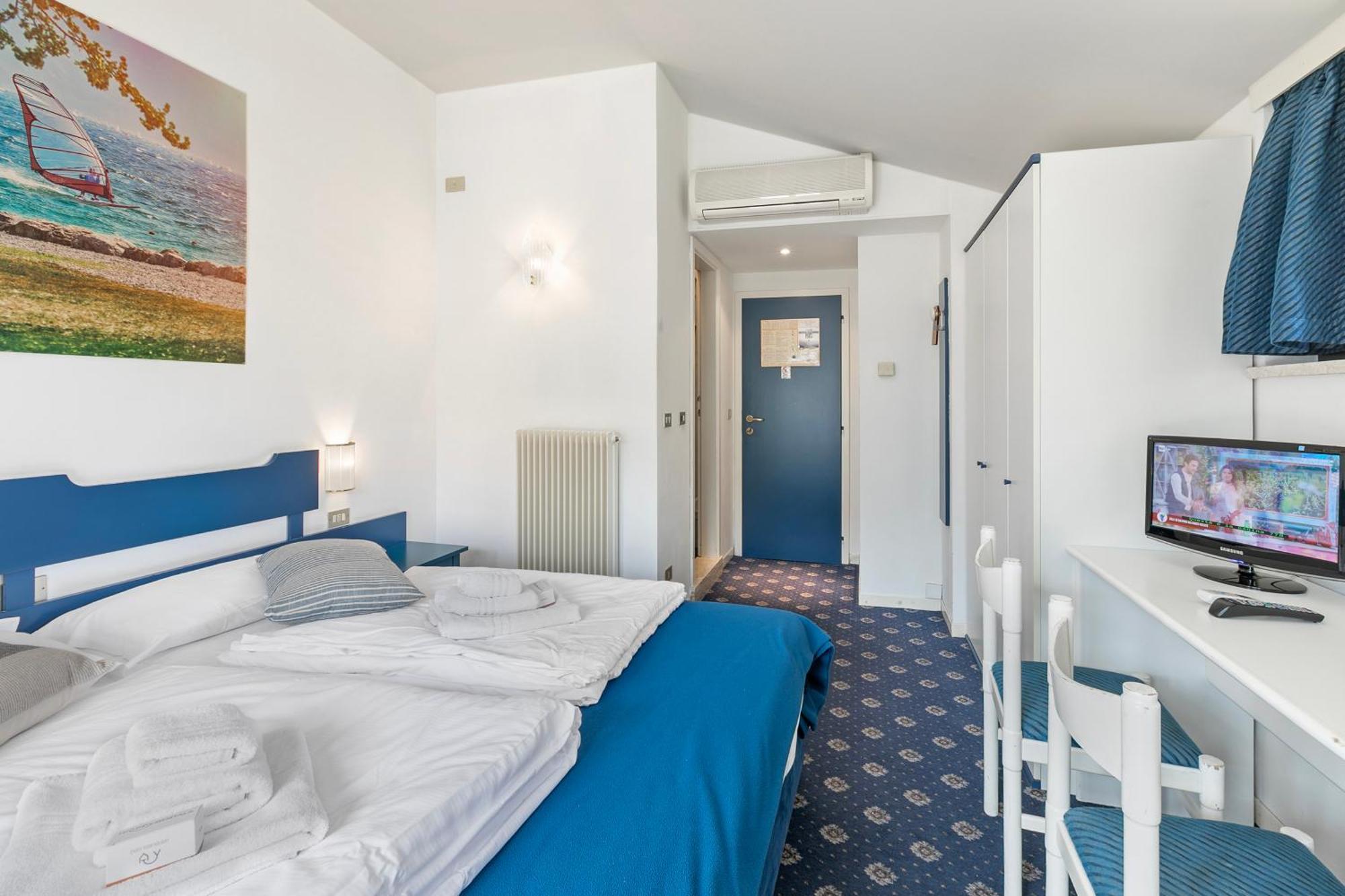 Bike & Wind Hotel Villa Maria Torbole Sul Garda Kültér fotó