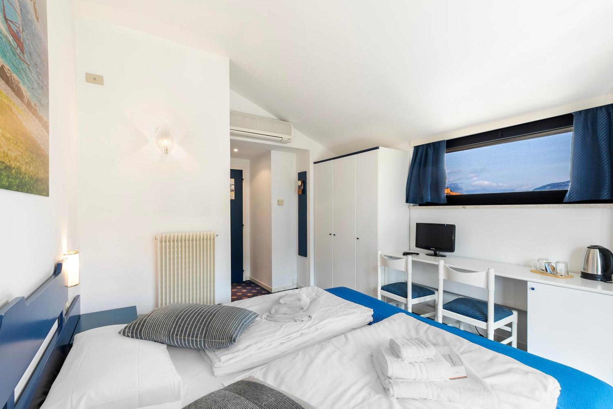 Bike & Wind Hotel Villa Maria Torbole Sul Garda Kültér fotó