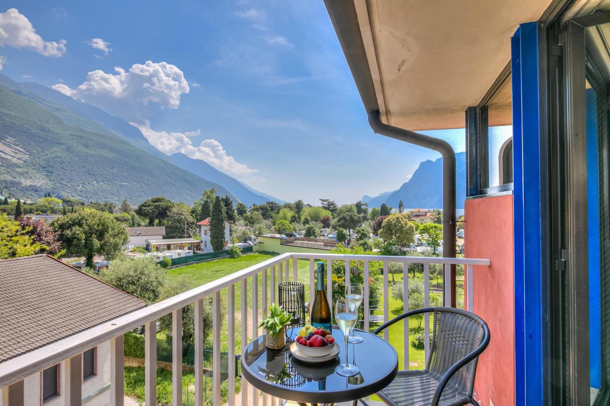 Bike & Wind Hotel Villa Maria Torbole Sul Garda Kültér fotó