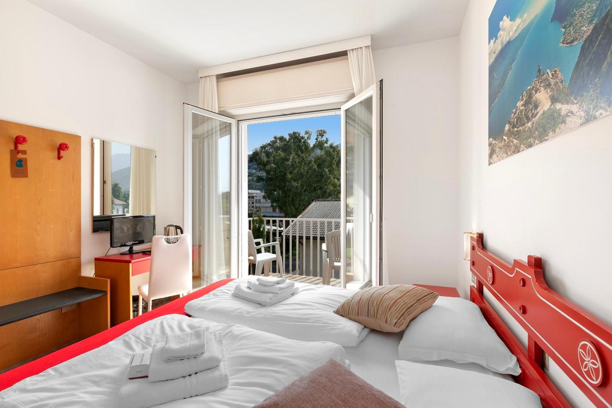 Bike & Wind Hotel Villa Maria Torbole Sul Garda Kültér fotó