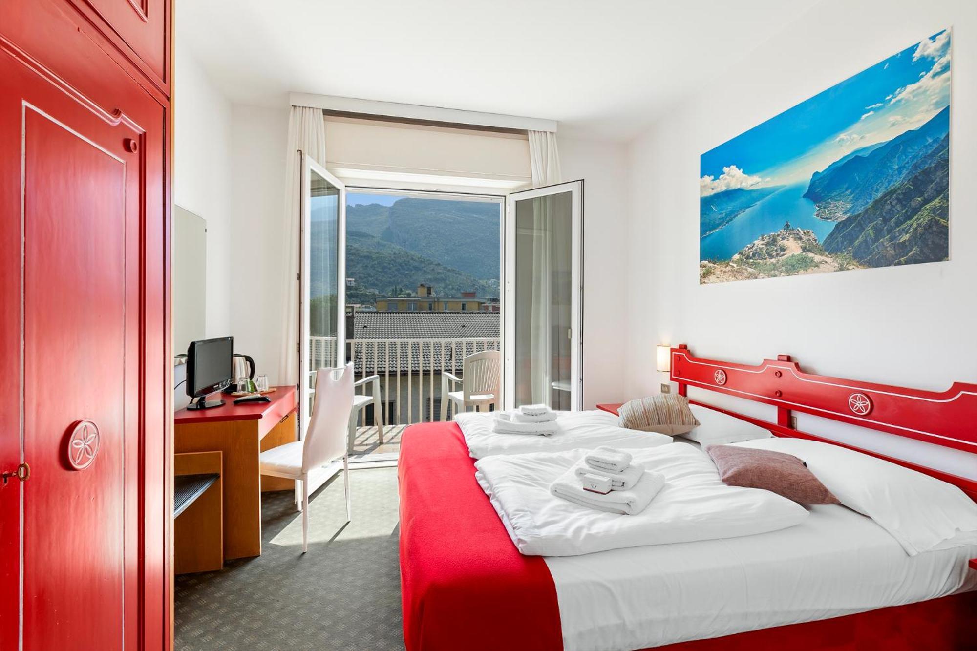 Bike & Wind Hotel Villa Maria Torbole Sul Garda Kültér fotó